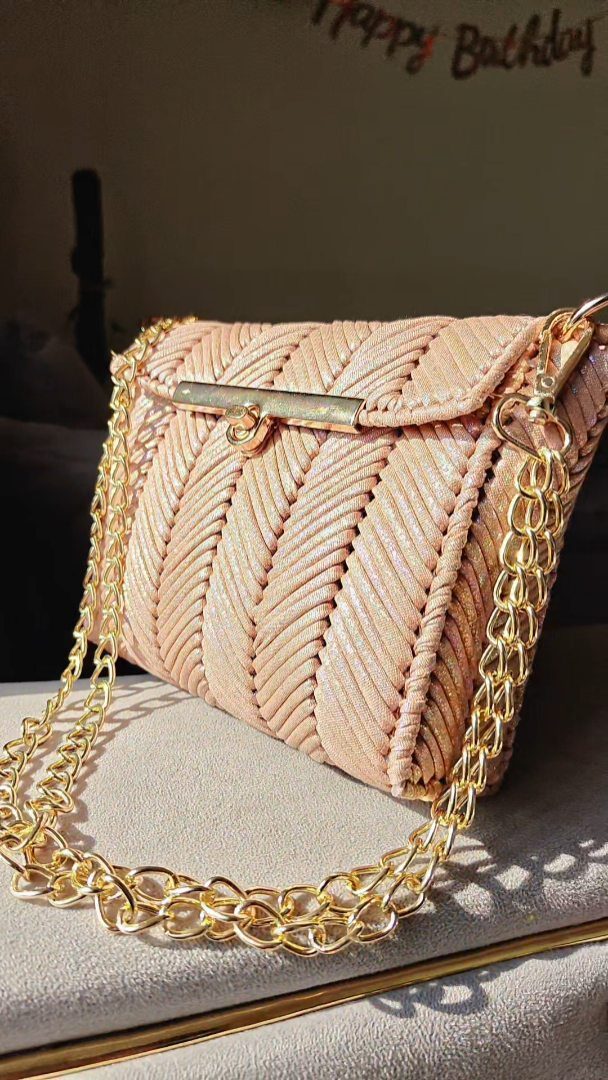 Instagram post from crochetbagscouture. This post is in position 1.